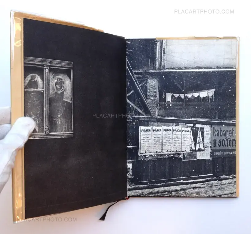 Toto město je ve společné péči obyvatel / This city is under the control of its citizens