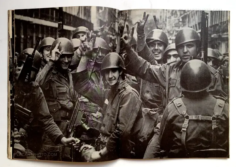 Portugal livre : 20 Fotographos da imprensa contam tudo sobre a revoluçao das Flores