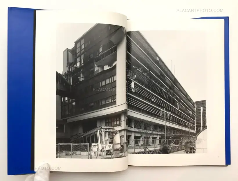 Kobe 1995 After the Earthquake (SIGNED)