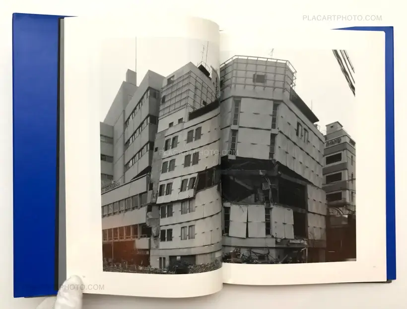 Kobe 1995 After the Earthquake (SIGNED)