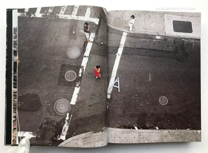 Endcommercial : Reading the city