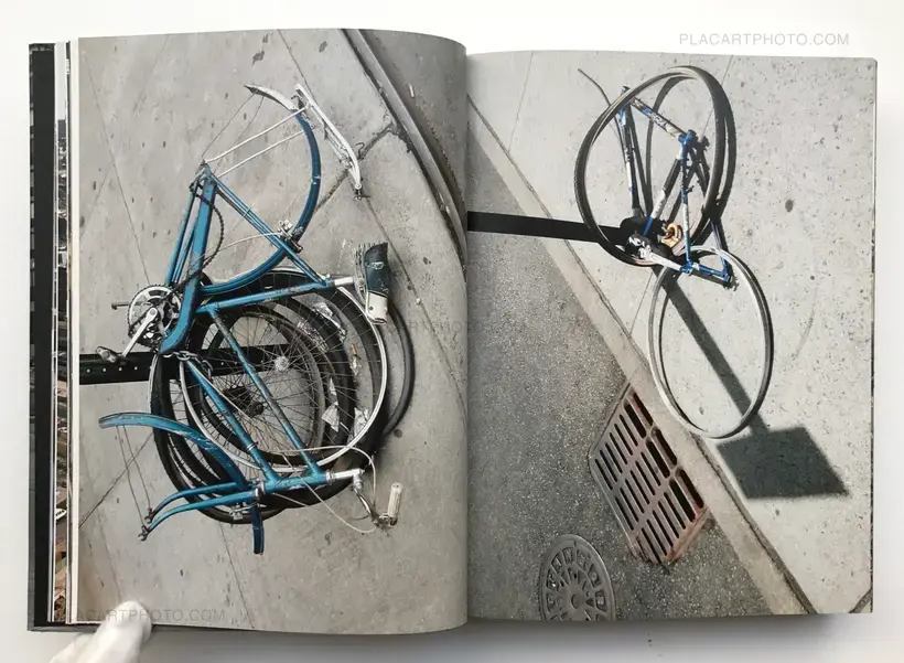 Endcommercial : Reading the city