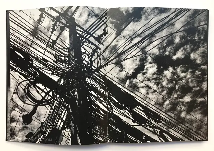 Between gaze and hallucination (SIGNED)