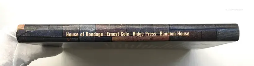 House of Bondage : a South African Black Man Exposes in His Own Pictures and Words the Bitter Life of His Homeland Today