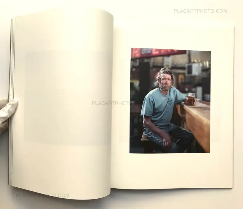 Grays the mountain sends