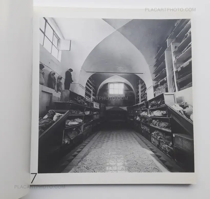 Mas Aca del Mas Alla (SIGNED)