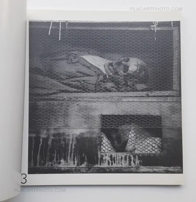 Mas Aca del Mas Alla (SIGNED)