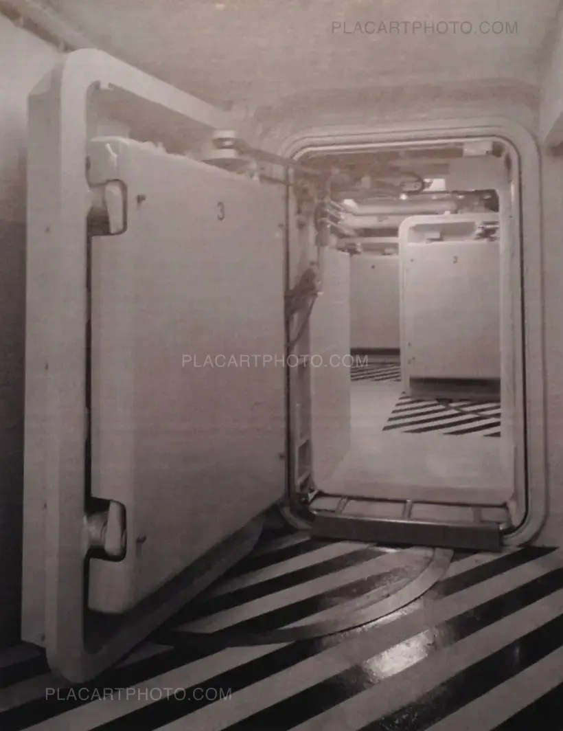 Dienststelle Marienthal (ONLY 75 COPIES WITH PRINT AND OBJECTS)