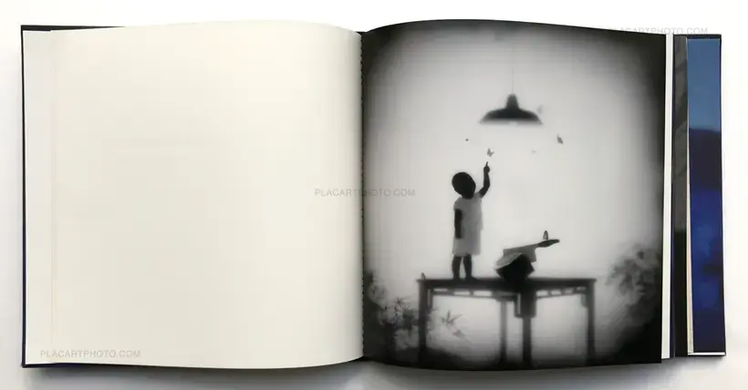 Mais la nuit ne part pas pour autant