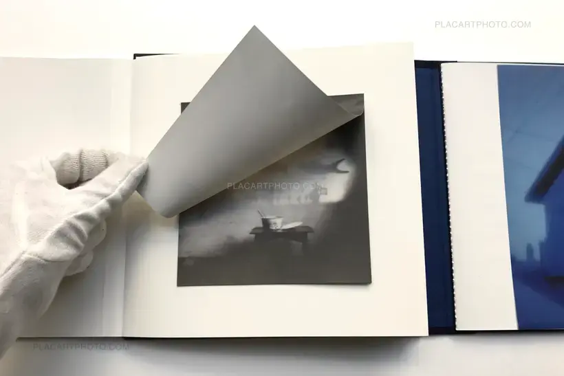 Mais la nuit ne part pas pour autant