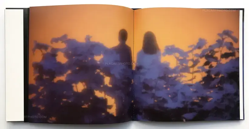 Mais la nuit ne part pas pour autant