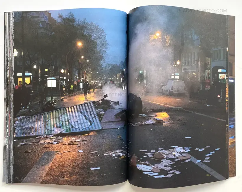 La ville lumière Paris, 8 Dec 2018 (Signed by both)