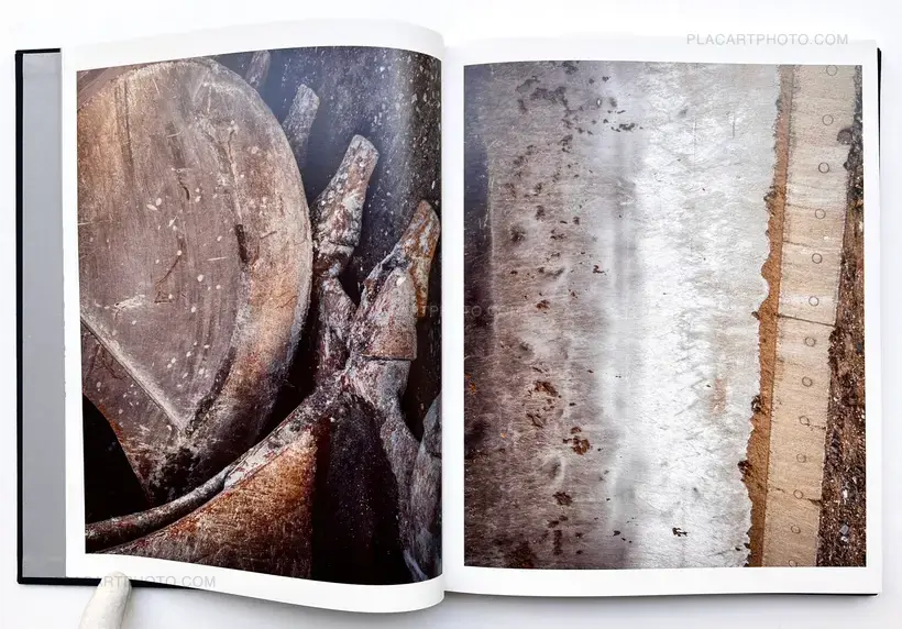 DE BĒTON ET DE LUMIĒRE