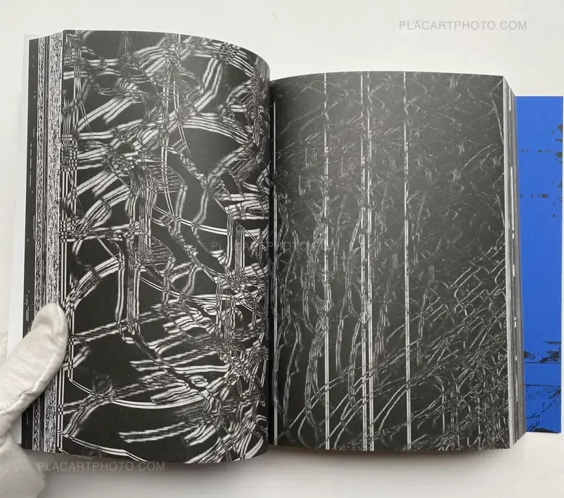 Photography 写真 (Last copy, seald copy, blue cover)