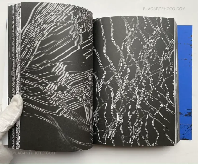 Photography 写真 (Last copy, seald copy, blue cover)