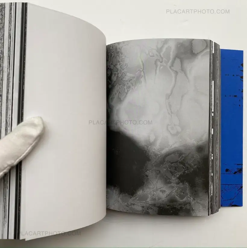 Photography 写真 (Last copy, seald copy, blue cover)