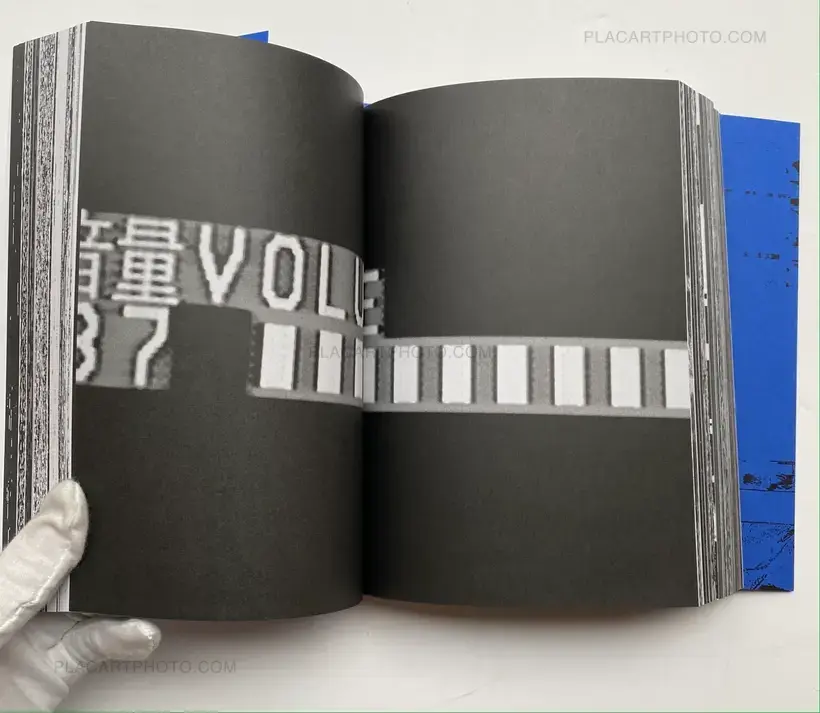 Photography 写真 (Last copy, seald copy, blue cover)