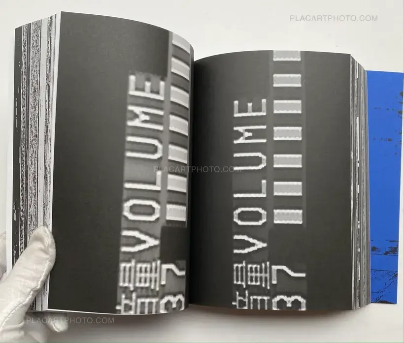 Photography 写真 (Last copy, seald copy, blue cover)