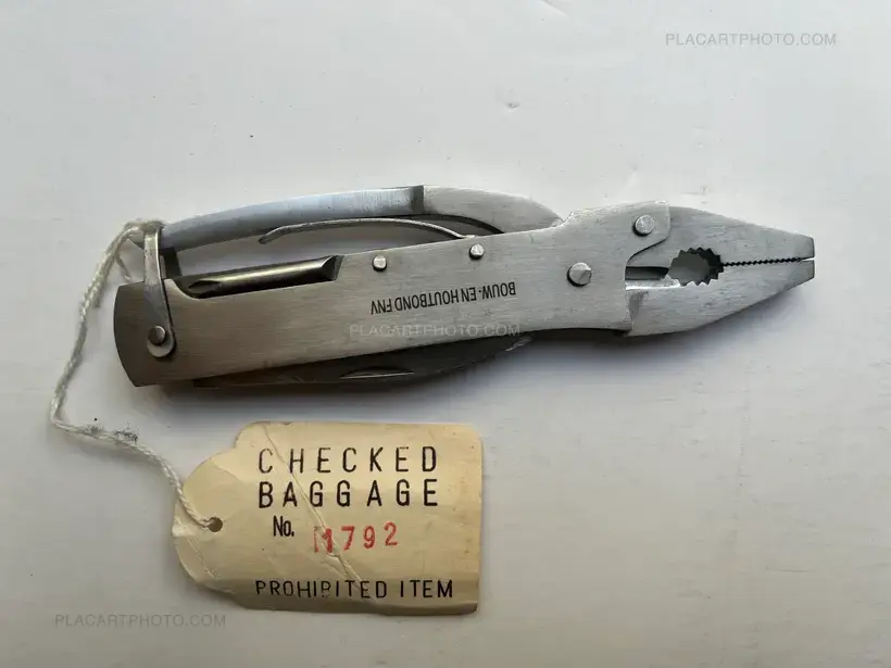 Checked Baggage : 3264 prohibited items