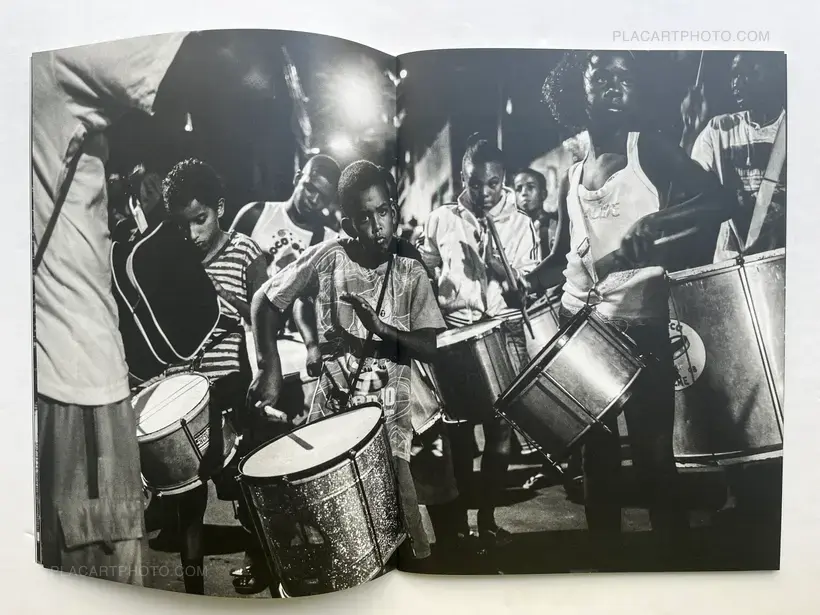 Rio, Favela (SIGNED)