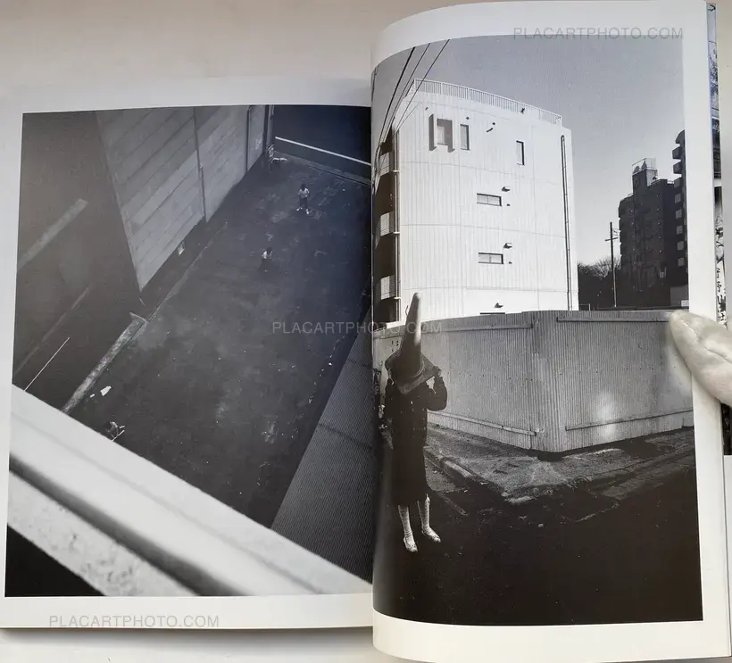 Fuyu e (Tokyo : a City Heading for Death) (WITH OBI)