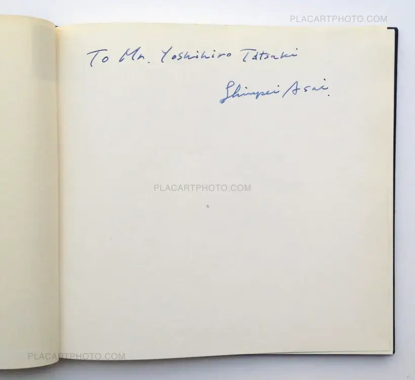 STREET PHOTOGRAPH (SIGNED)