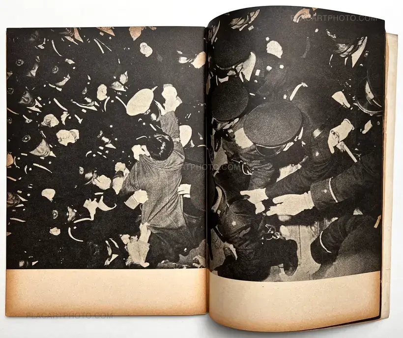 Rope Ladder and Iron Helmet: Collection of Photographs from the 318 Days of Struggle by Shufu to Seikatsu Trade Union