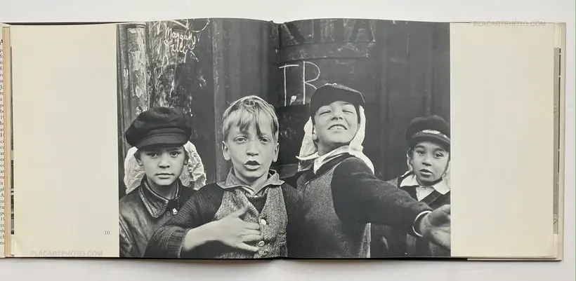 A WAY OF SEEING (FIRST HARDCOVER EDT)