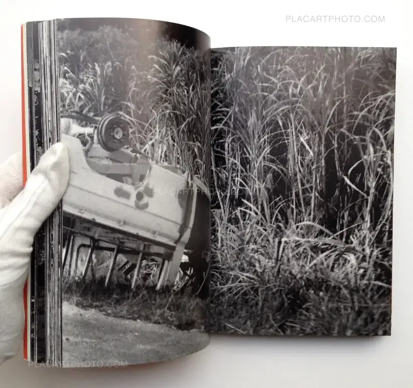 Akai Goya / Toyomitsu Higa Shashinshu 1970-1972