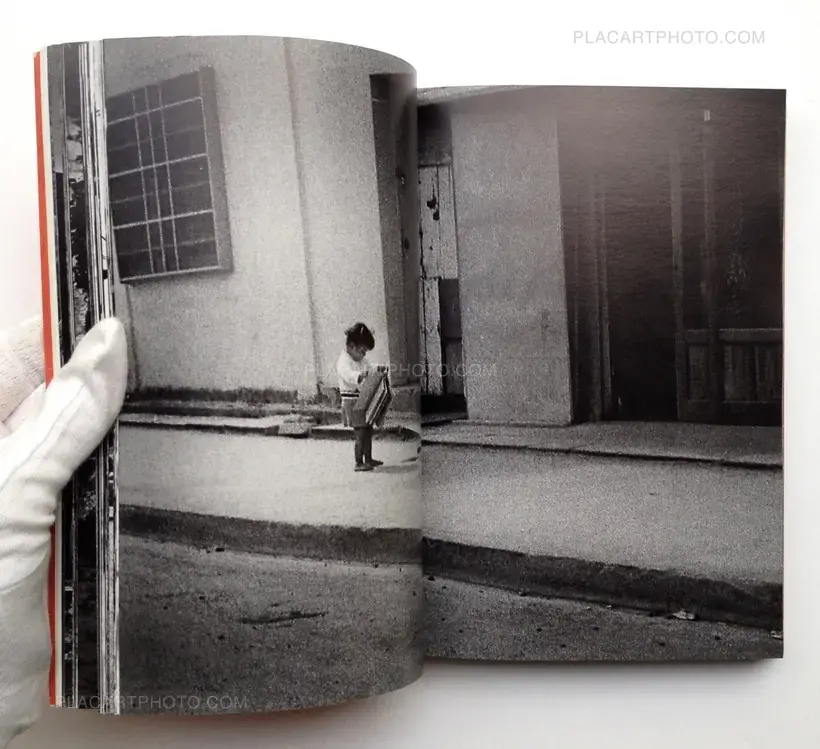 Akai Goya / Toyomitsu Higa Shashinshu 1970-1972